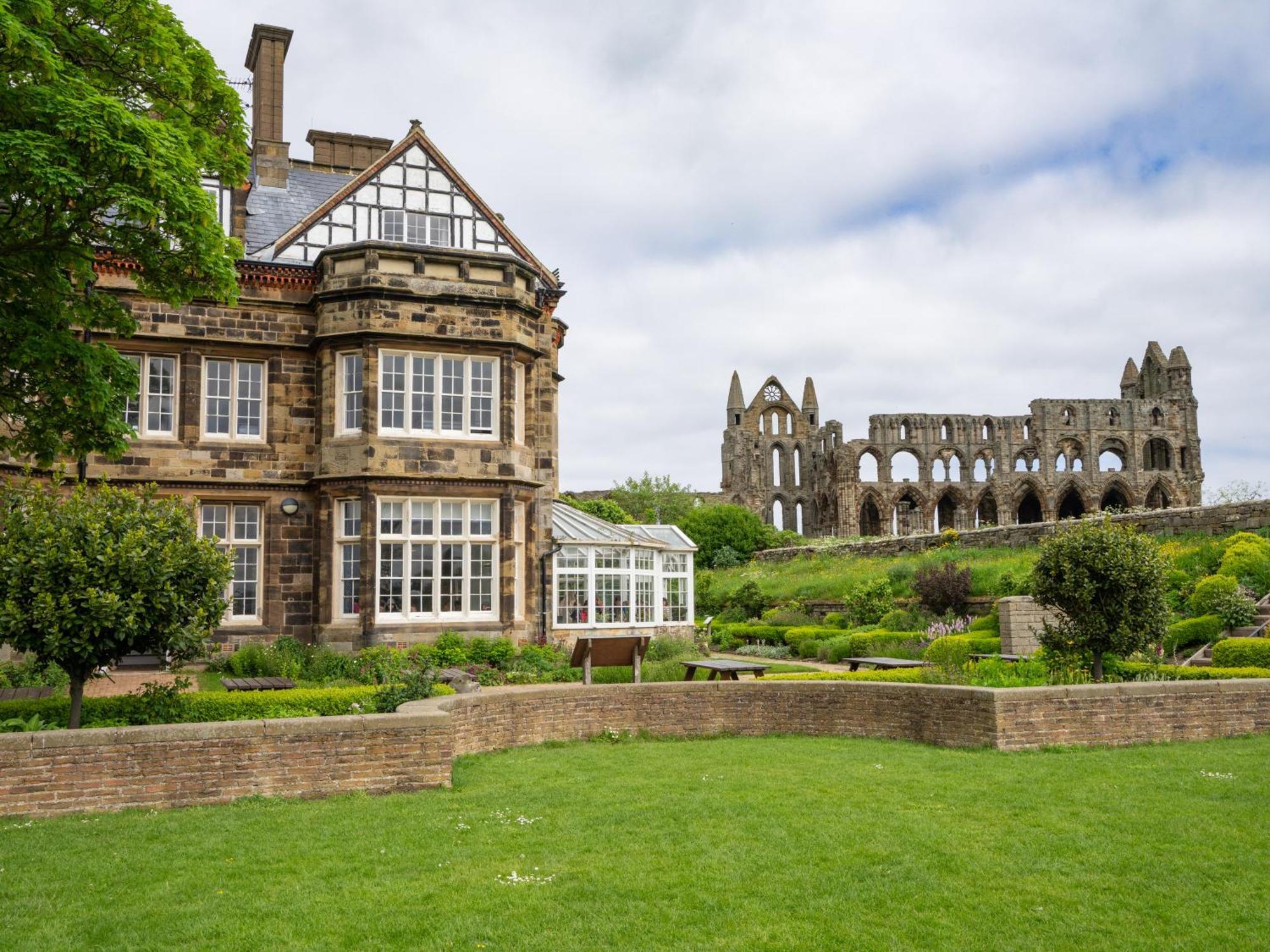 Yha Whitby Hostel Exterior foto